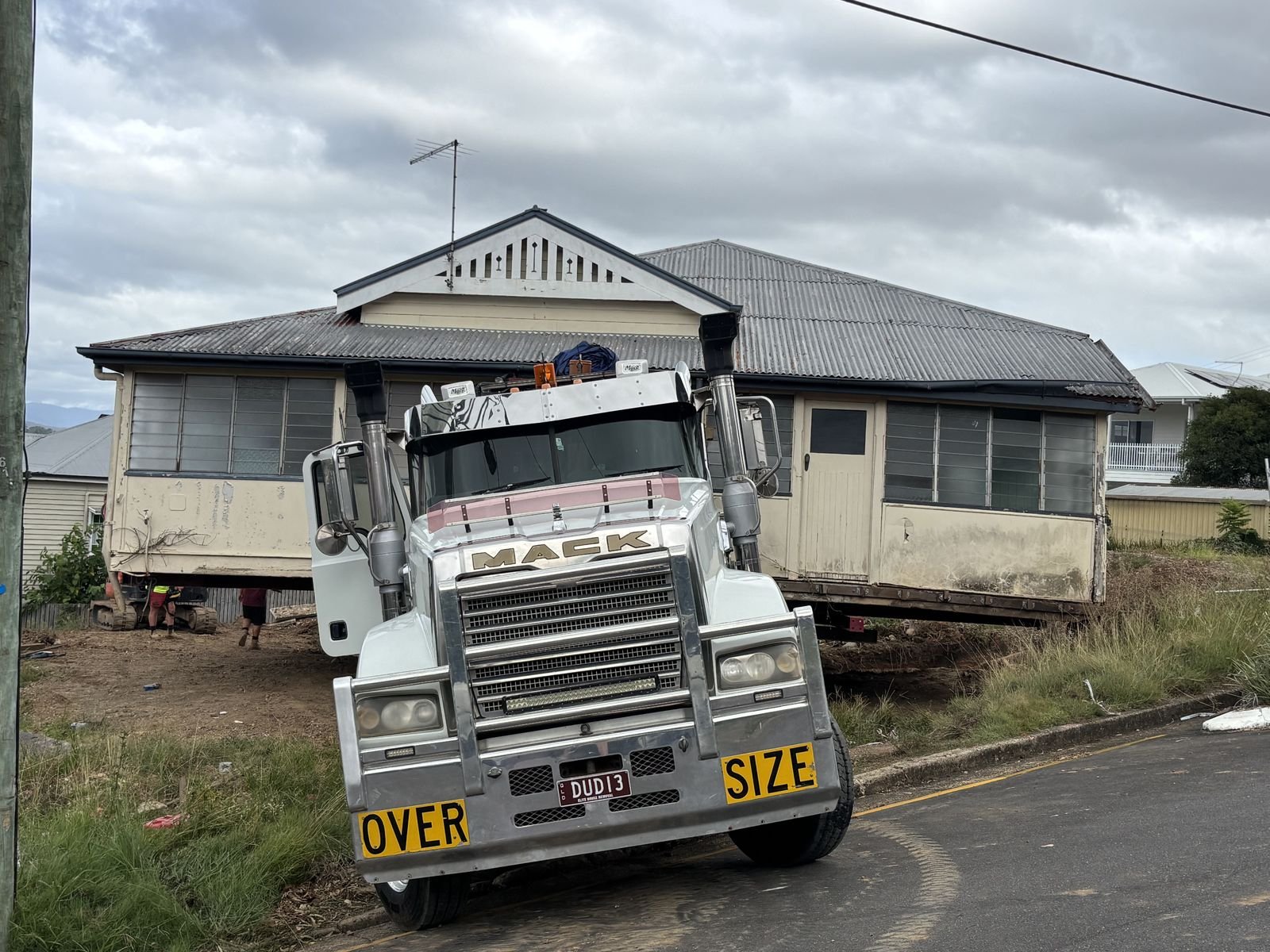 Queenslander home loaded on an Elite House Removals truck